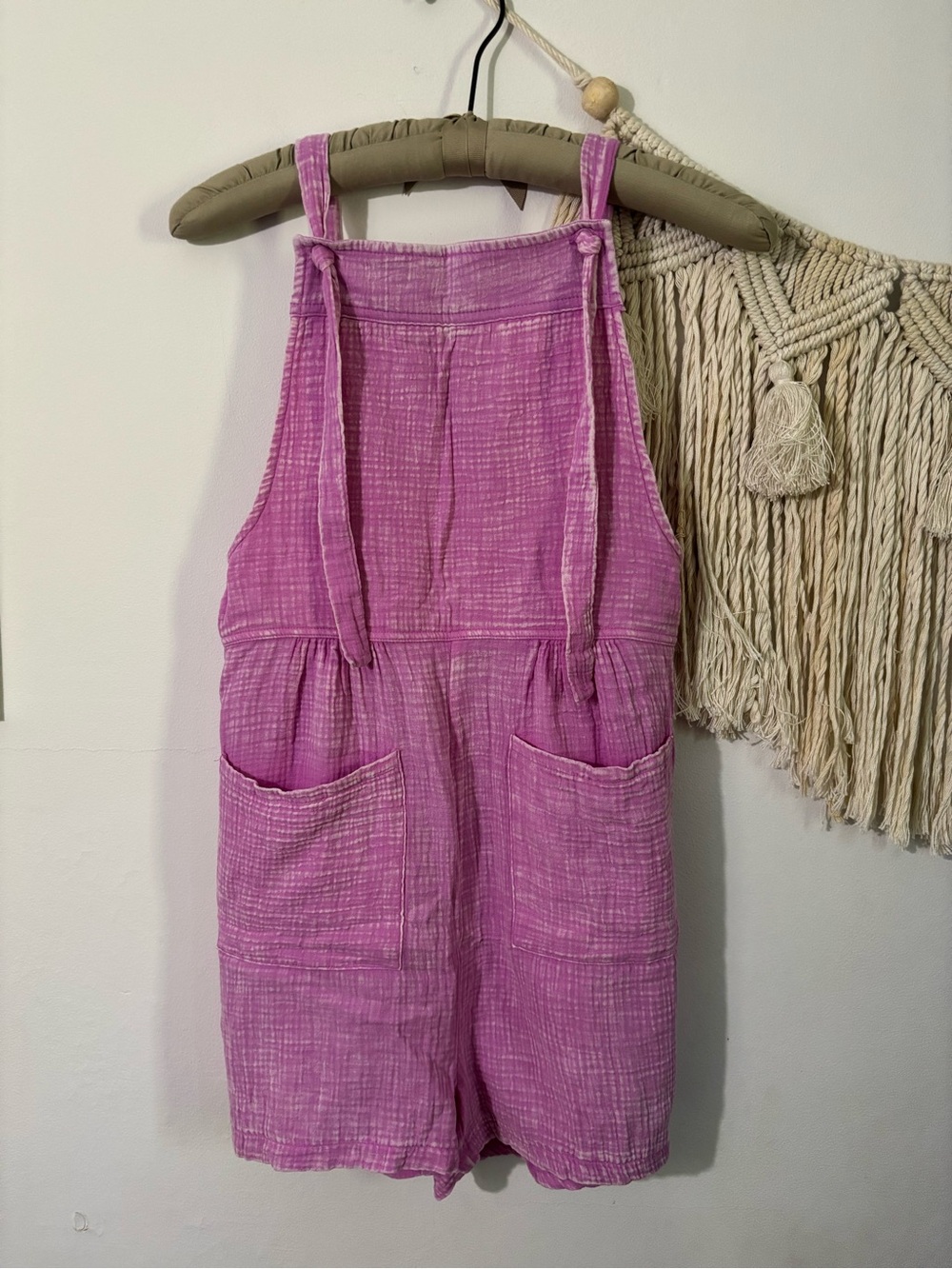 NWOT-Zenana Outfitters Mauve-Pink Gauze Romper with Front Pockets- 100% cotton